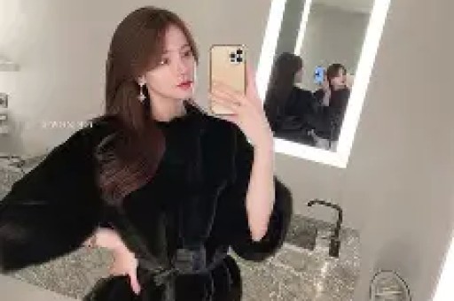 55岁李嘉欣提前庆祝母亲节身材纤瘦15岁儿子却没现身