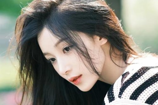 嫁豪门生3娃被丈夫赶走如今身家亿万与小17岁男友很甜蜜