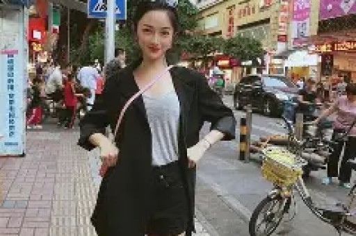 网红殷世航爆料好兄弟童锦程一个月三四百万三年狂赚一个亿网友：说好的吃泡面呢？