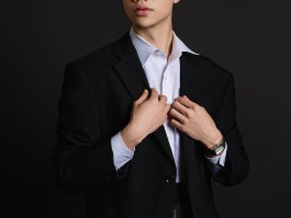 网红黄一鸣丑闻曝光：闺蜜撕破脸新男友晒无罪证明力挺