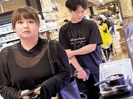 初恋曝光！从200斤女星到百亿富豪41岁陈嘉佳现状令人动容